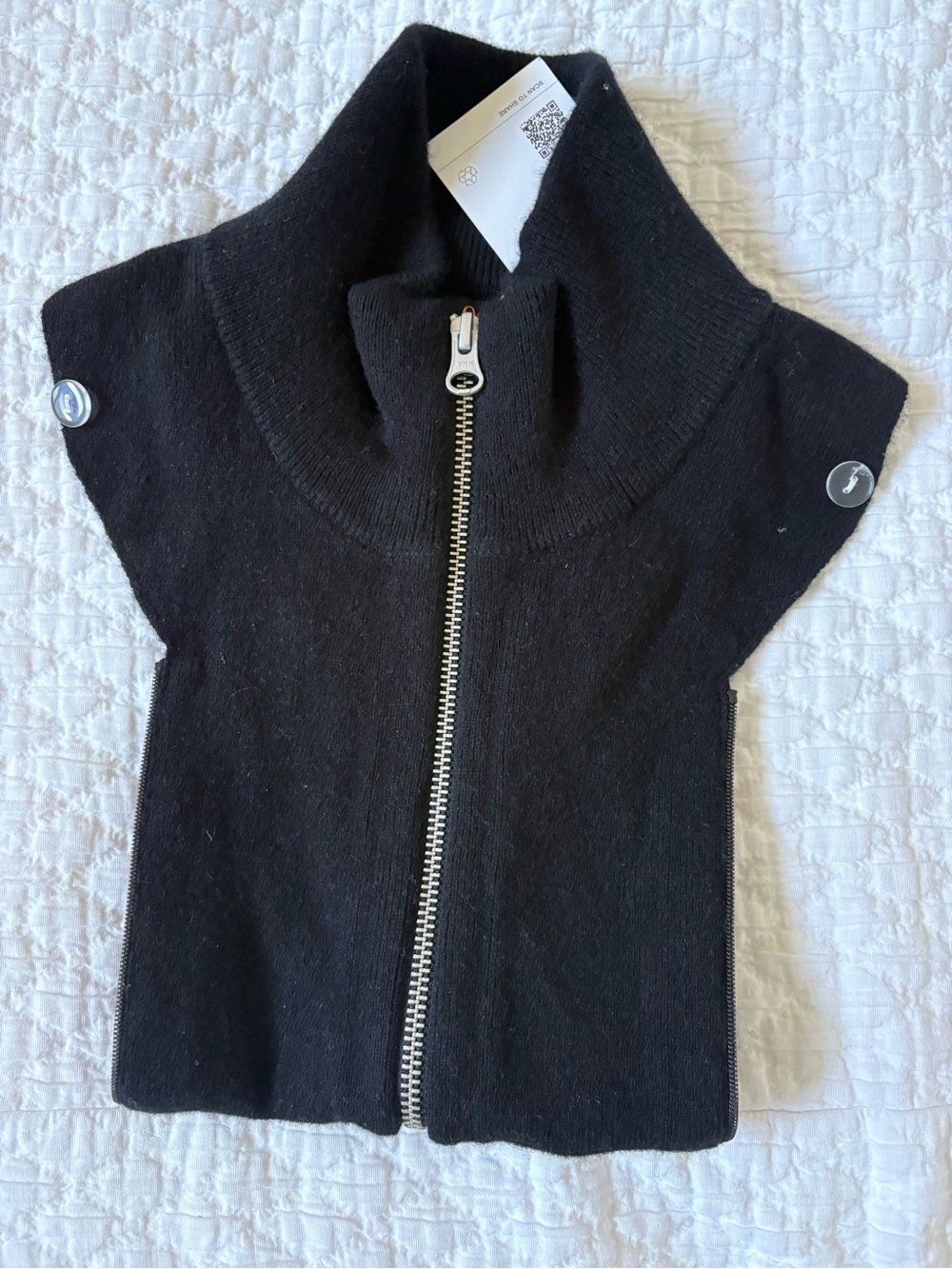 NWT- Quince Black Cashmere dicky